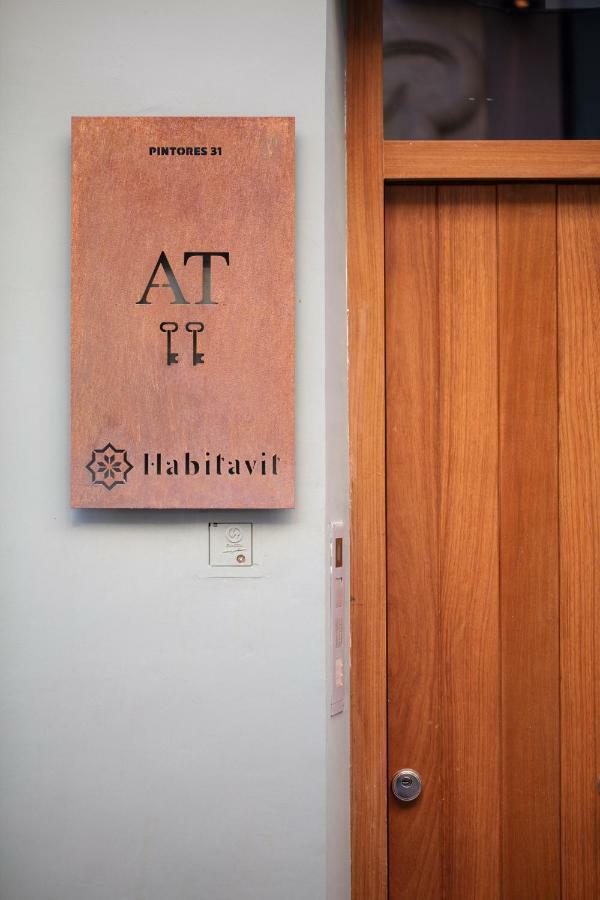 Habitavit En *
